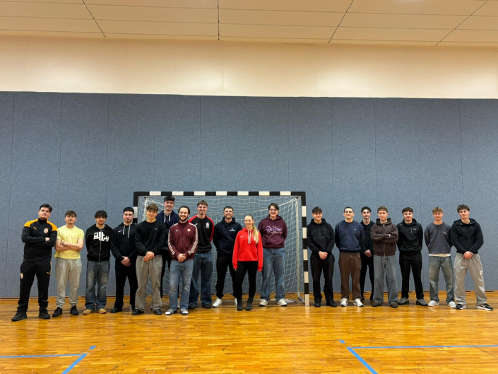 Gruppenbild der FWD-ler, die die Fußballausbildung absolvieren